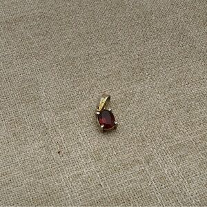 Elegant small sterling silver Gold tone and garnet  Pendant